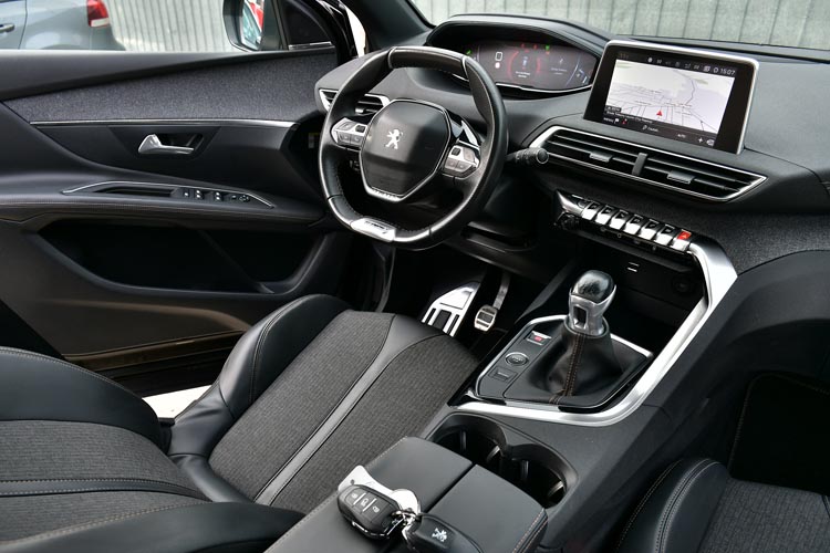 Peugeot 3008 PureTech 130 Stop & Start GPF Allure Pack