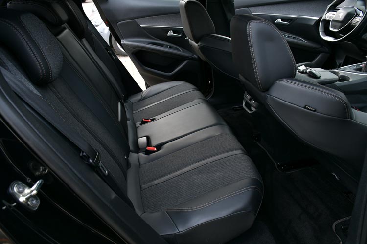 Peugeot 3008 PureTech 130 Stop & Start GPF Allure Pack