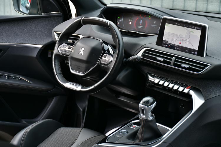 Peugeot 3008 PureTech 130 Stop & Start GPF Allure Pack