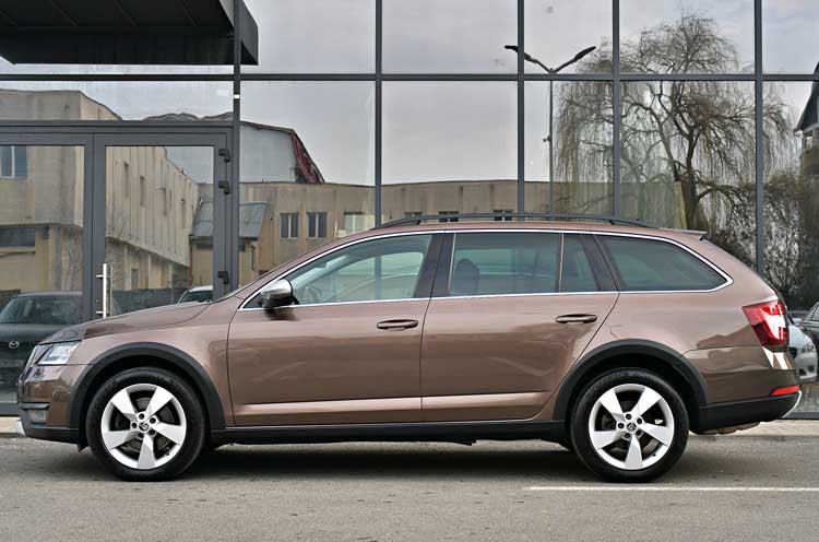 Skoda Octavia Combi 2.0TDI (Green Tec) 4X4 DSG Scout