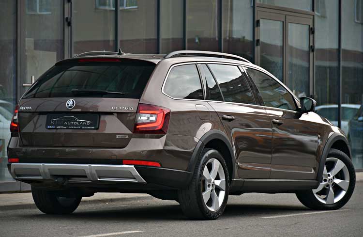 Skoda Octavia Combi 2.0TDI (Green Tec) 4X4 DSG Scout