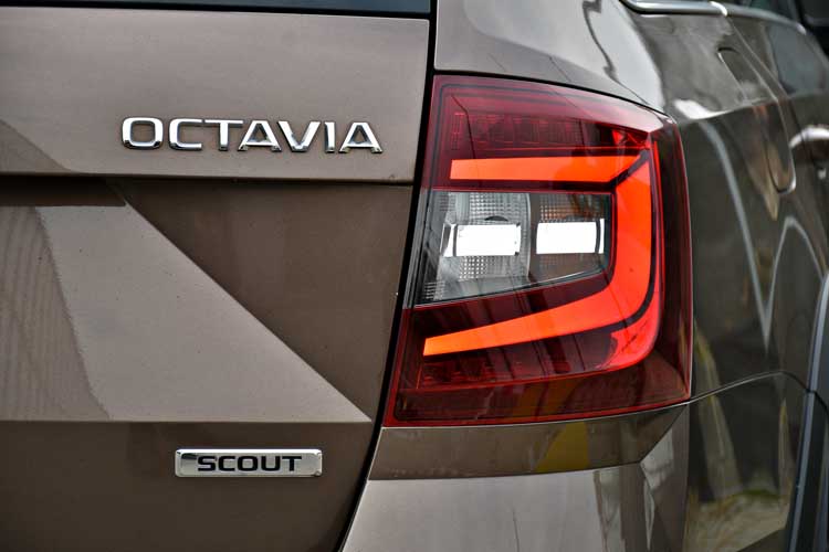 Skoda Octavia Combi 2.0TDI (Green Tec) 4X4 DSG Scout