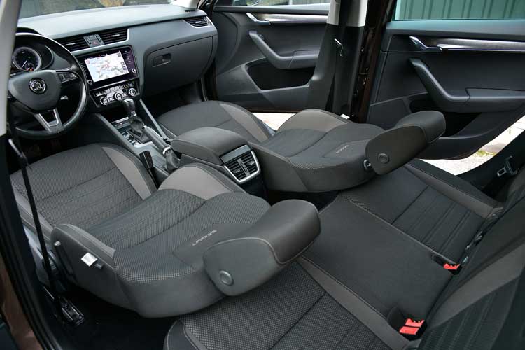 Skoda Octavia Combi 2.0TDI (Green Tec) 4X4 DSG Scout