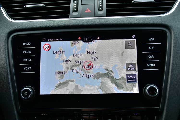 Skoda Octavia Combi 2.0TDI (Green Tec) 4X4 DSG Scout