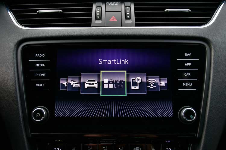 Skoda Octavia Combi 2.0TDI (Green Tec) 4X4 DSG Scout