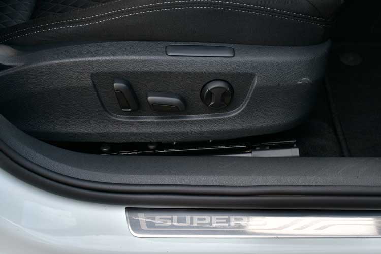 Skoda Superb 2.0d 190cp 4×4 Break