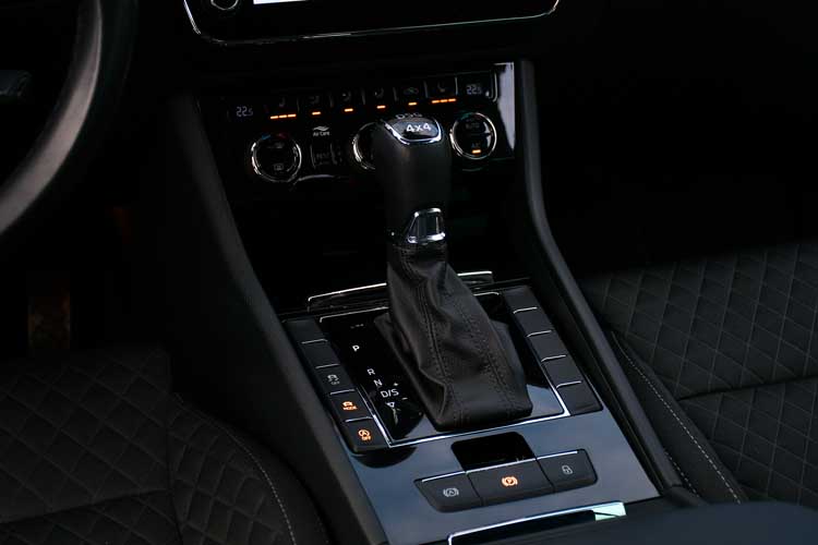 Skoda Superb 2.0d 190cp 4×4 Break