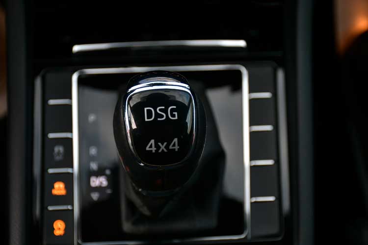 Skoda Superb 2.0d 190cp 4×4 Break