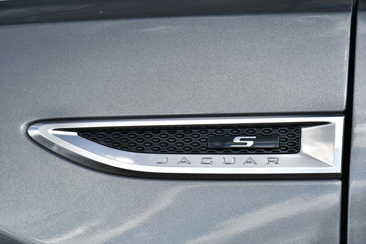 Jaguar E-Pace D150 AWD Aut. R-Dynamic S