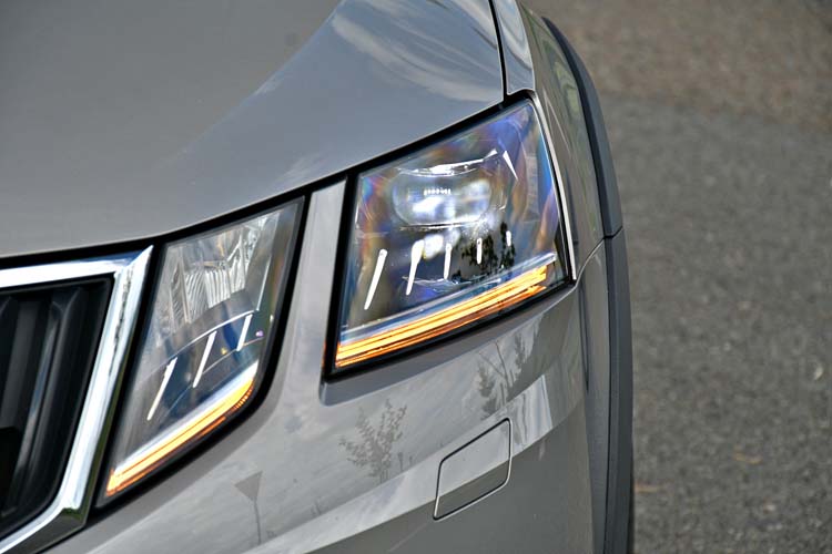 Skoda Octavia Combi 2.0 TDI (Green Tec) 4X4 DSG Scout