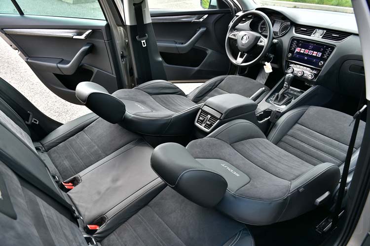 Skoda Octavia Combi 2.0 TDI (Green Tec) 4X4 DSG Scout