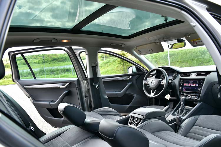 Skoda Octavia Combi 2.0 TDI (Green Tec) 4X4 DSG Scout