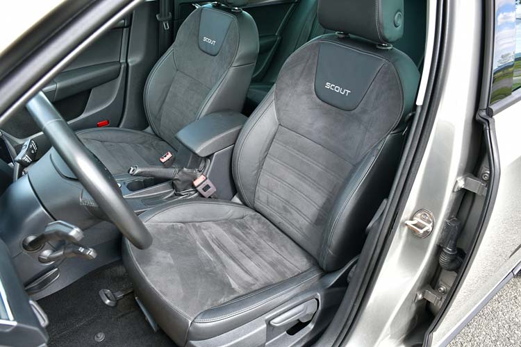 Skoda Octavia Combi 2.0 TDI (Green Tec) 4X4 DSG Scout