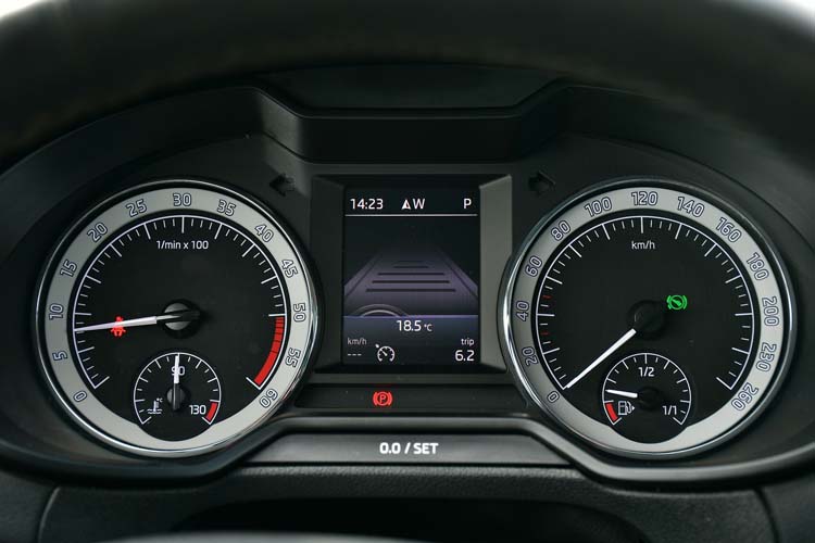 Skoda Octavia Combi 2.0 TDI (Green Tec) 4X4 DSG Scout