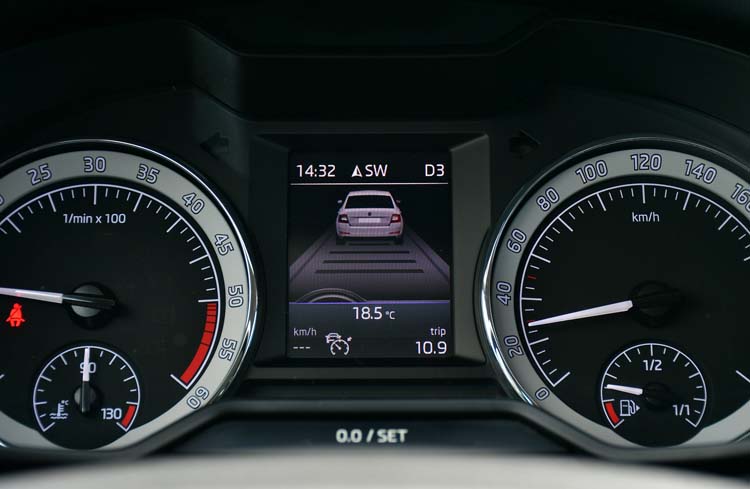Skoda Octavia Combi 2.0 TDI (Green Tec) 4X4 DSG Scout