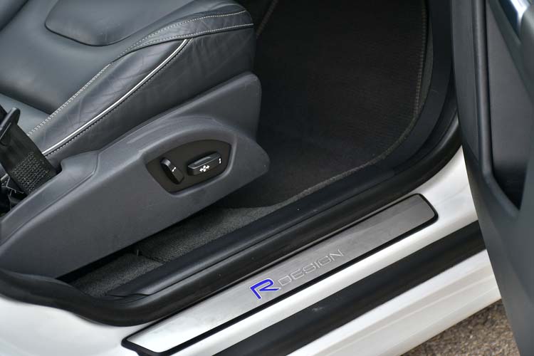 Volvo XC60 2.4d D4 AWD R-Design