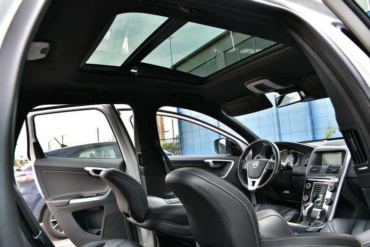 Volvo XC60 2.4d D4 AWD R-Design