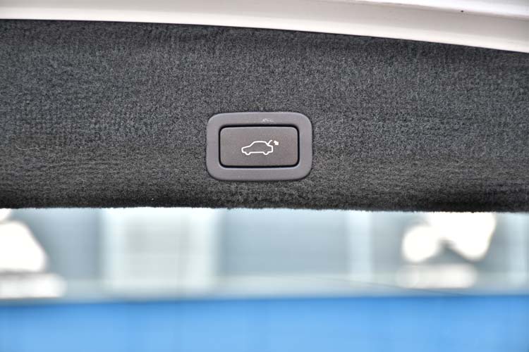 Volvo XC60 2.4d D4 AWD R-Design