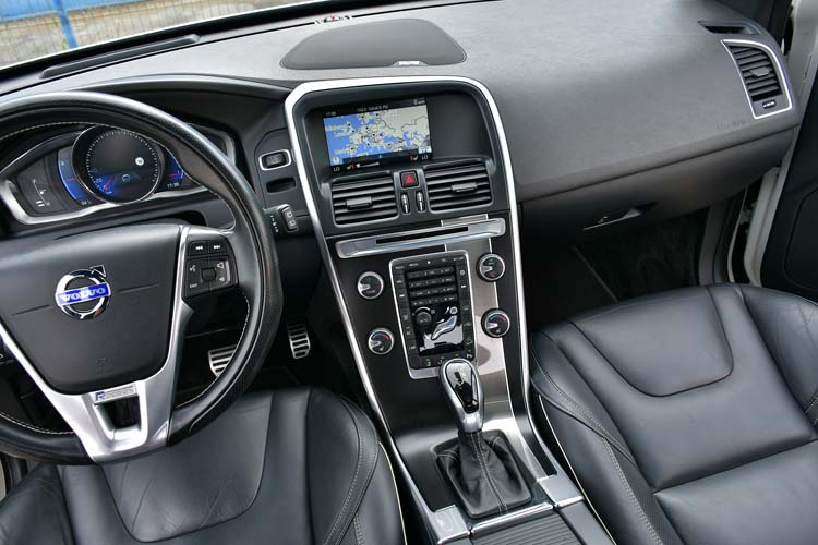 Volvo XC60 2.4d D4 AWD R-Design