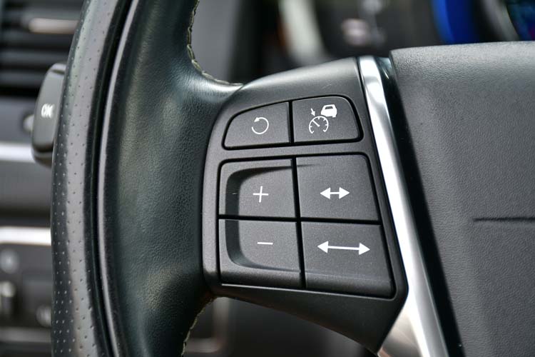 Volvo XC60 2.4d D4 AWD R-Design