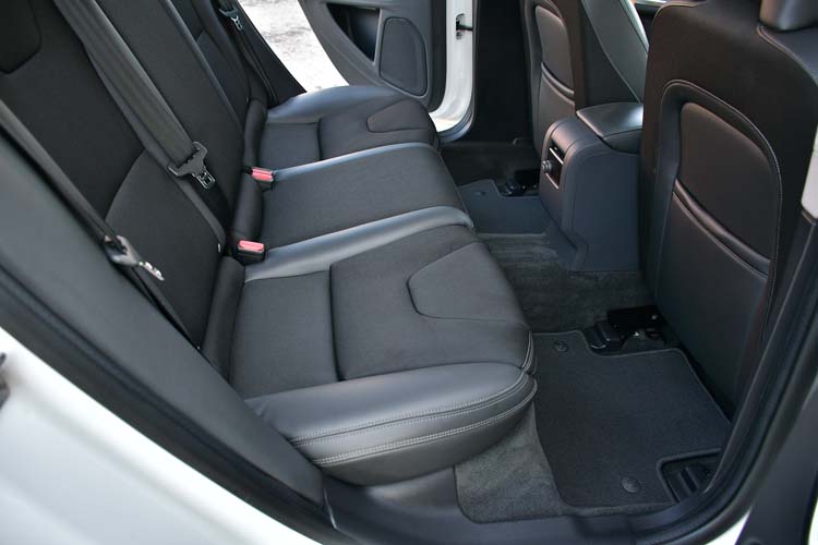 Volvo V60 Cross Country D3 Geartronic Momentum