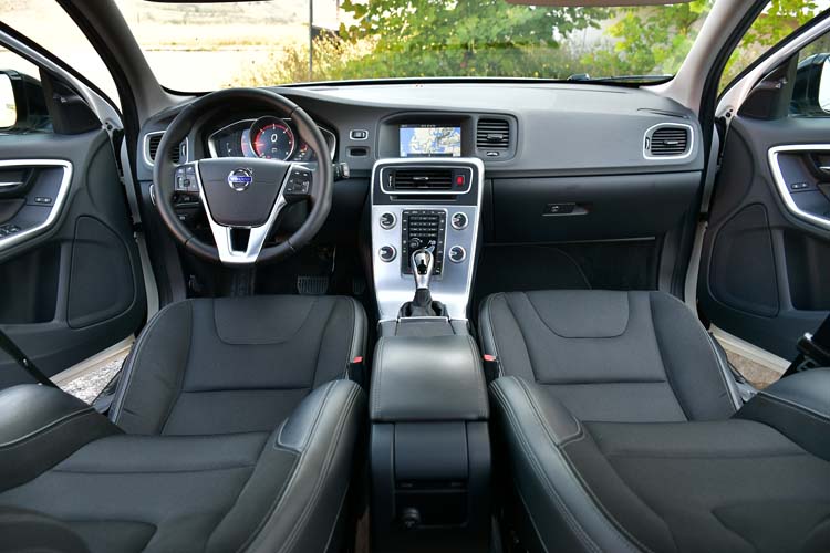 Volvo V60 Cross Country D3 Geartronic Momentum