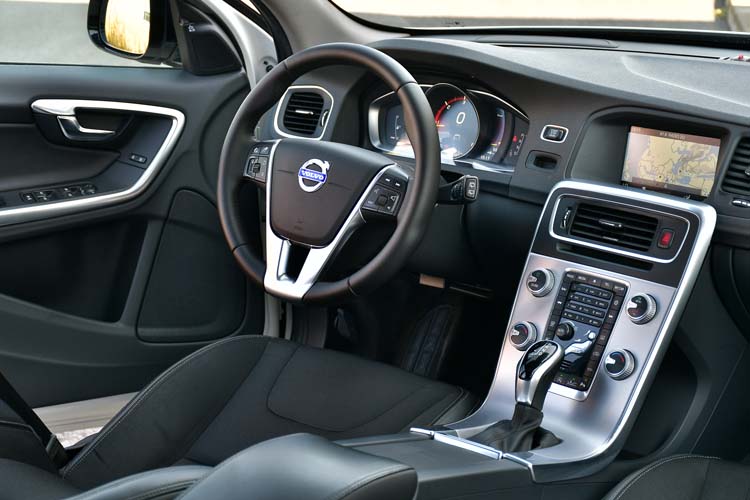 Volvo V60 Cross Country D3 Geartronic Momentum