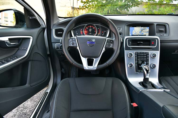 Volvo V60 Cross Country D3 Geartronic Momentum
