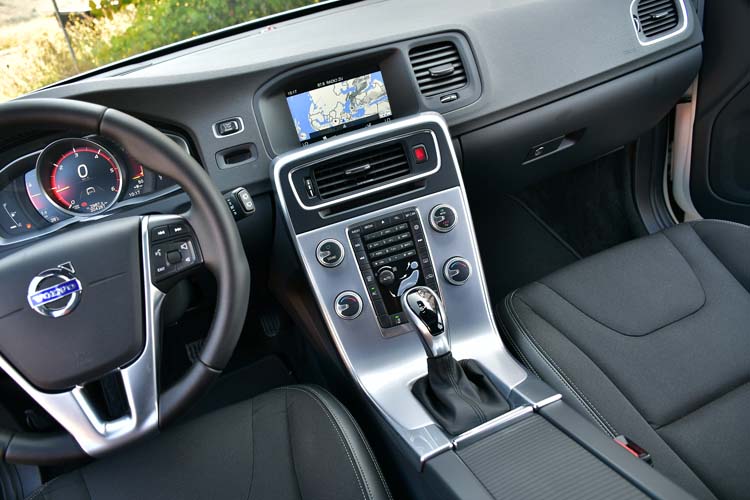 Volvo V60 Cross Country D3 Geartronic Momentum