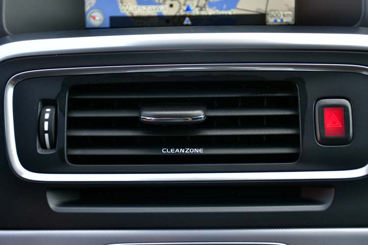 Volvo V60 Cross Country D3 Geartronic Momentum
