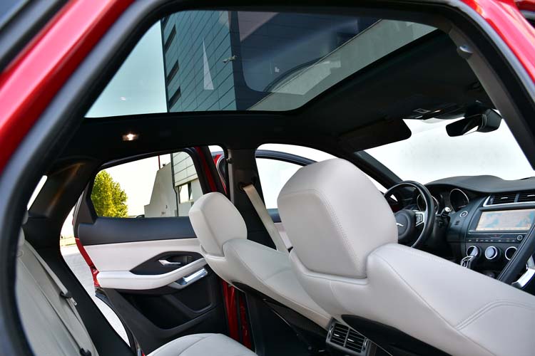 Jaguar E-Pace D150 AWD Aut. R-Dynamic S