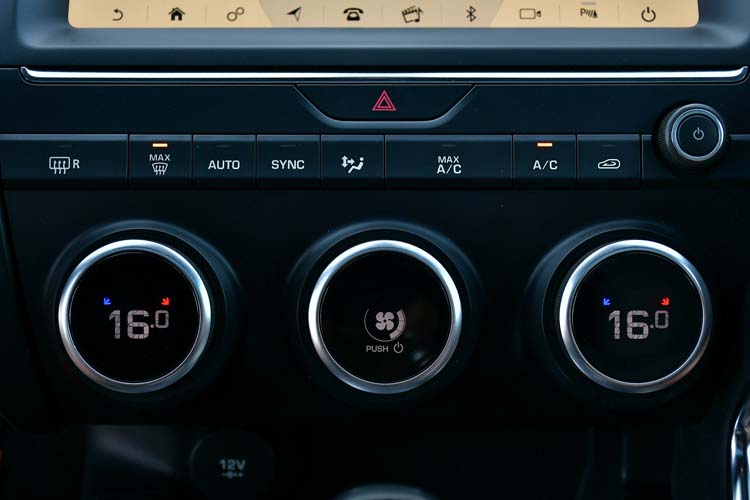 Jaguar E-Pace D150 AWD Aut. R-Dynamic S