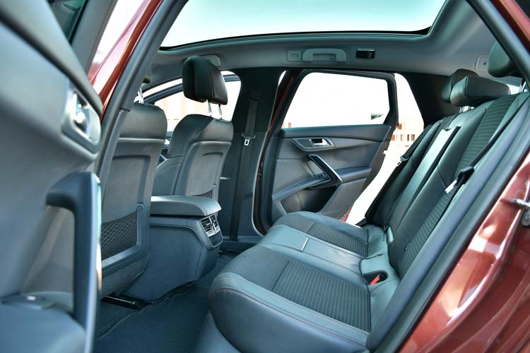 Peugeot 508 RXH Hybrid4 Allure Edition