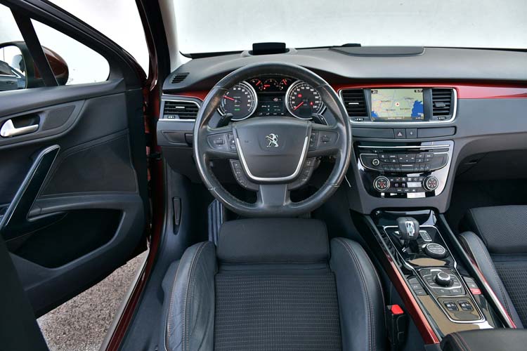Peugeot 508 RXH Hybrid4 Allure Edition