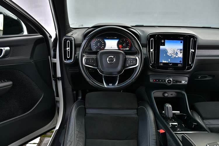 Volvo XC40 2.0 D4 AWD Geartronic R Design