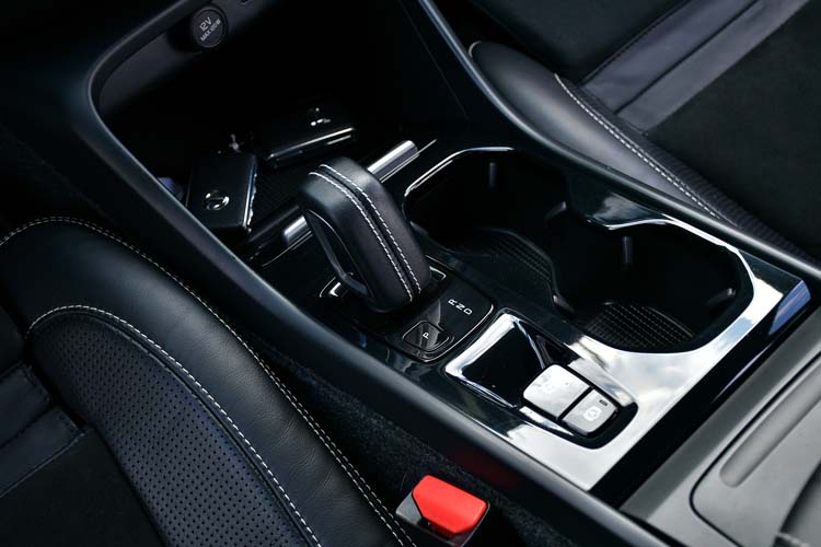 Volvo XC40 2.0 D4 AWD Geartronic R Design