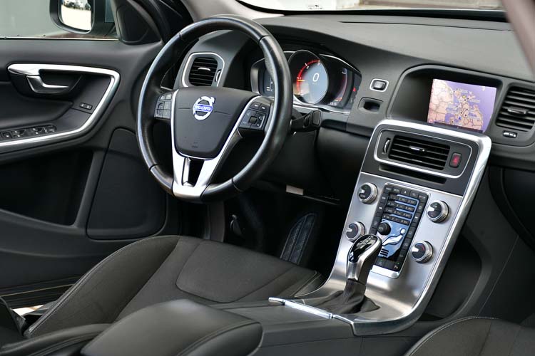 Volvo S60 D3 R Momentum Edition