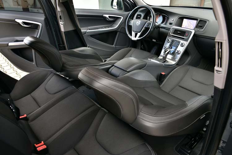 Volvo S60 D3 R Momentum Edition