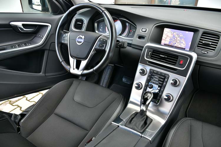 Volvo S60 D3 R Momentum Edition