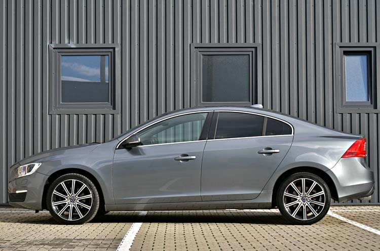 Volvo S60 D3 R Momentum Edition