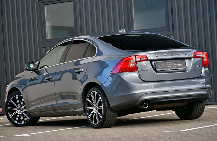 Volvo S60 D3 R Momentum Edition