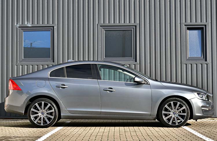 Volvo S60 D3 R Momentum Edition