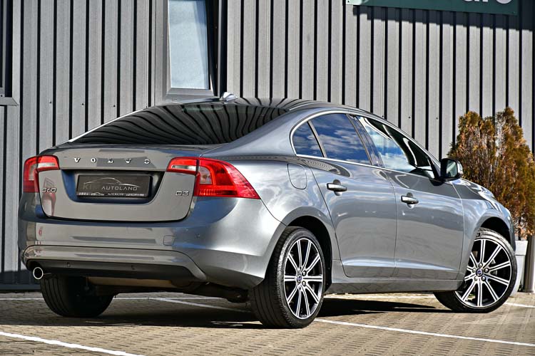 Volvo S60 D3 R Momentum Edition
