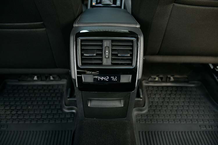Skoda Superb 2.0 TDI DSG Sportline
