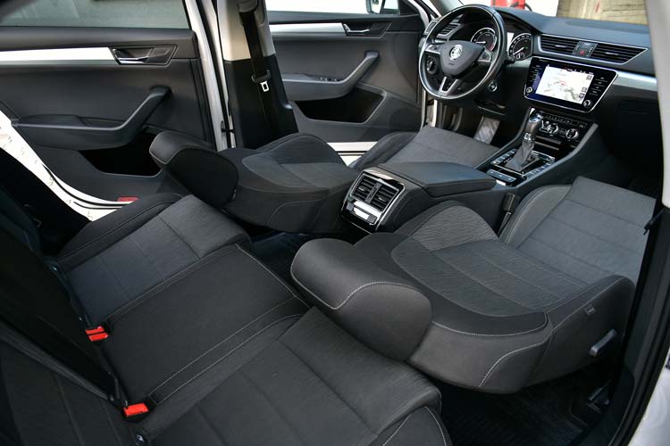 Skoda Superb 2.0 TDI DSG Sportline