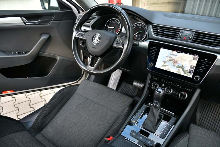 Skoda Superb 2.0 TDI DSG Sportline