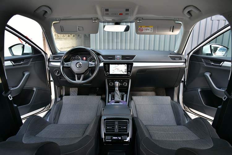 Skoda Superb 2.0 TDI DSG Sportline