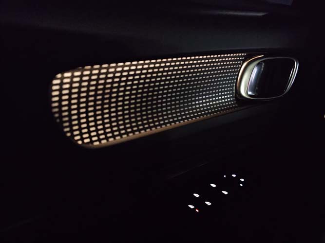 Volvo XC40 2.0 D4 AWD Geartronic R Design