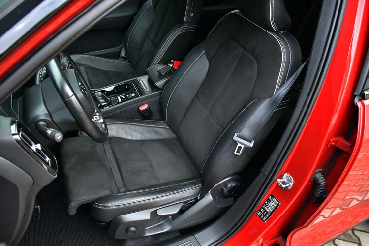 Volvo XC40 2.0 D4 AWD Geartronic R Design
