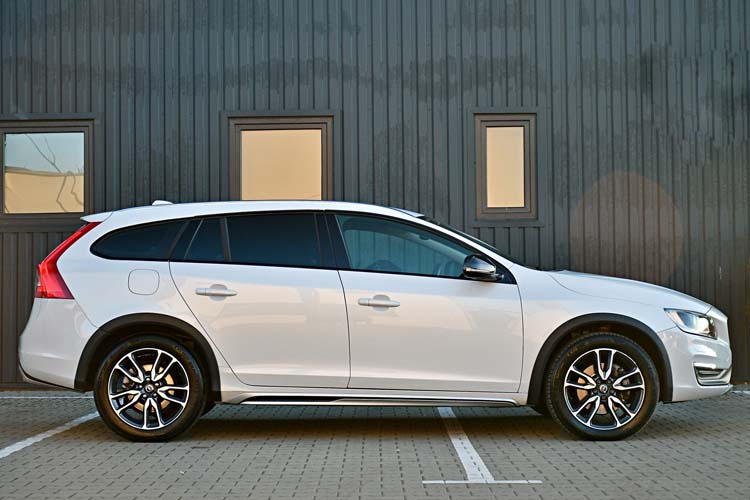 Volvo V60 Cross Country D4 AWD Geartronic Momentum
